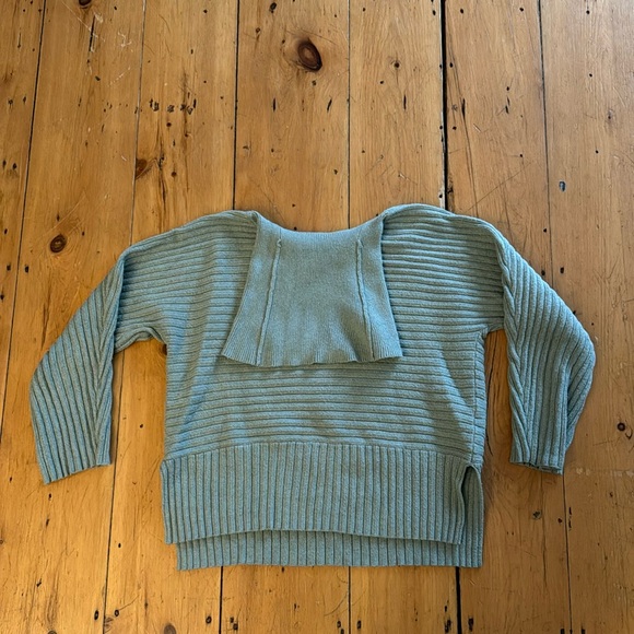 Anthropologie Ribbed Turtleneck
Color: GREEN
Size: M Petite - Picture 4 of 7